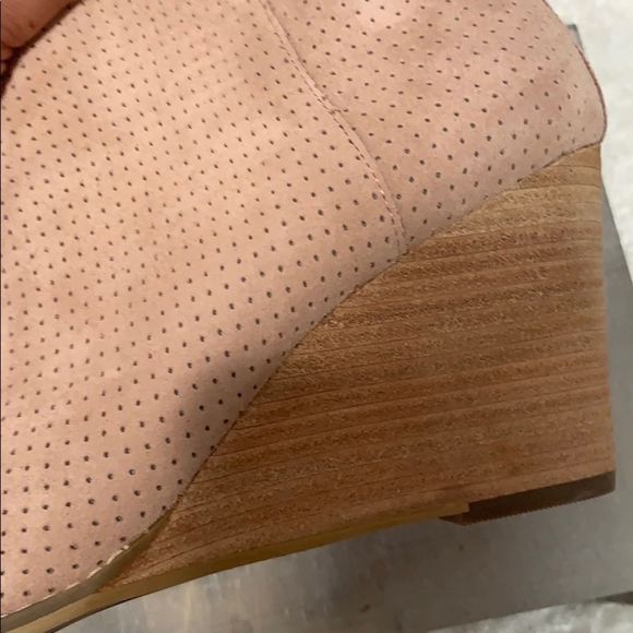 SUSINA Hannon Leather Wedge Bootie NIB - Picture 7 of 8